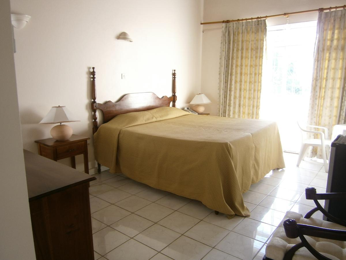 Whispering Bamboo Cove Resort Belfast Cameră foto