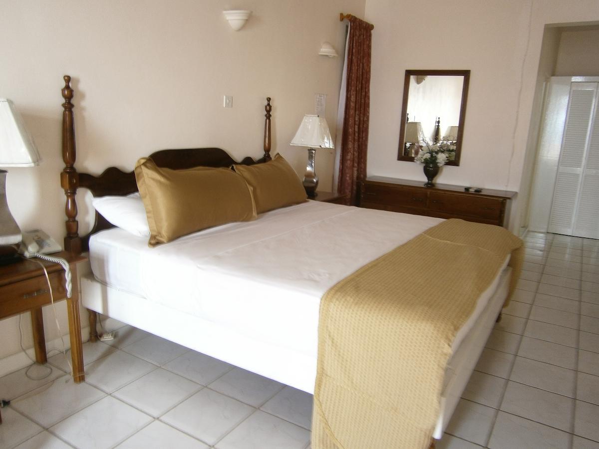 Whispering Bamboo Cove Resort Belfast Cameră foto